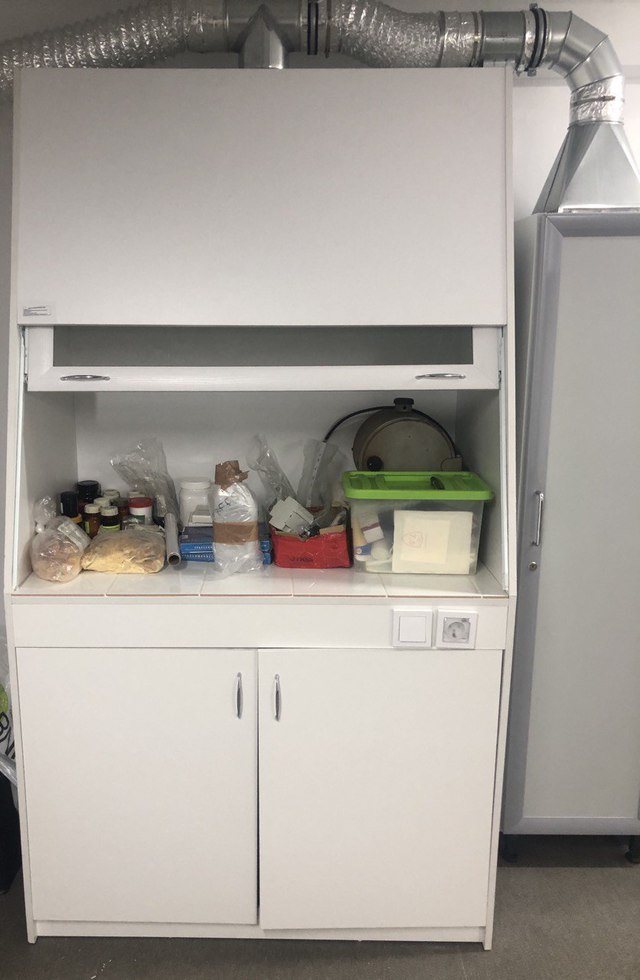 Шкаф лабораторный вытяжной 